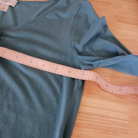 LOFT Pleated Front Soft Knit Blouse Size Medium - Picture 4 of 5
